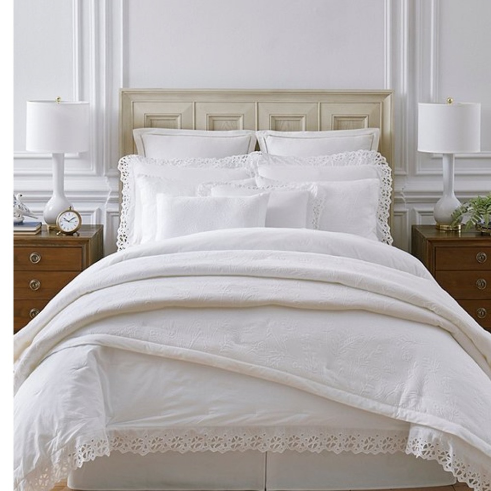 Southern Living
Ava Floral Jacquard Comforter Mini Set